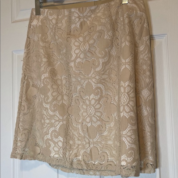 New York & company skirt - Picture 3 of 6